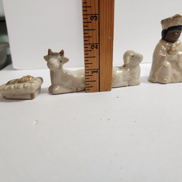 Kirkland's Potter's Garden Christmas 10 Piece Nativity Scene - Picture 12 of 16